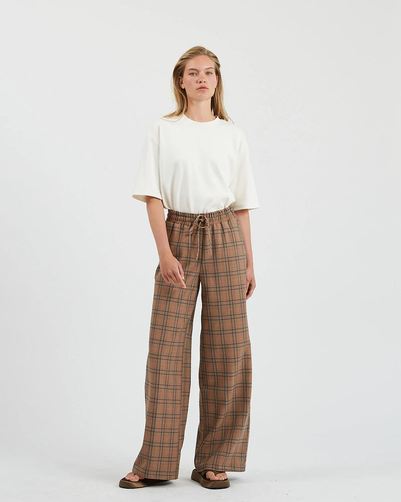 
                  
                    Load image into Gallery viewer, eryn casual pants 9257
                  
                