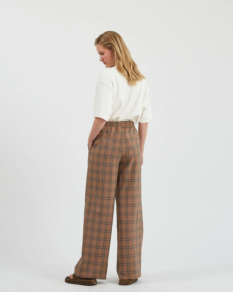 
                  
                    Load image into Gallery viewer, eryn casual pants 9257
                  
                